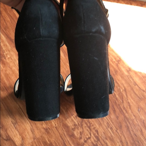 Black heels - Picture 5 of 7